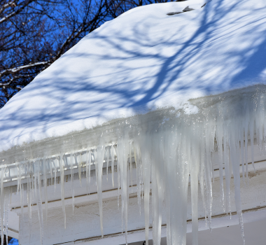 Icicles can thaw your idyllic winter – and even lead to serious issues